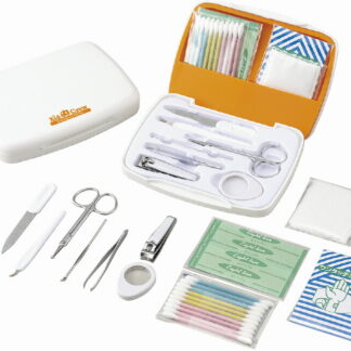 【ラッピング無料】エイドクルー#88 8105-23 救急箱 救急セット 綿棒 キズテープMパフ 専用ケース 爪切り ハサミ 耳かき 毛抜き兼ピンセット 爪ヤスリ キューティクルカッター ルーペ ワンタッチ包帯