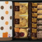 【ラッピング無料】アンドスイーツ ＆ 今治タオル詰合せBOX NAZ-15 スクエアパイ ナッツとチョコのざっくりクッキー ロシアケーキ ウォッシュタオル